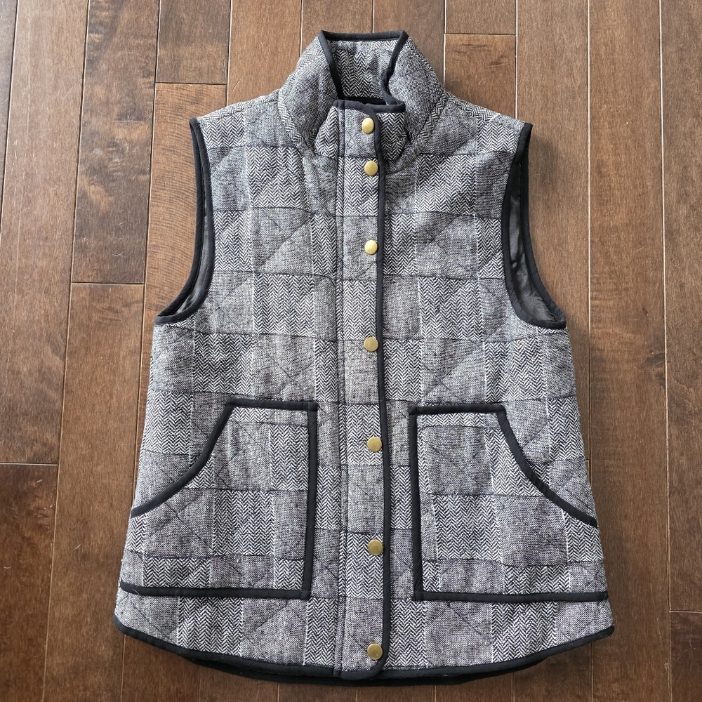 Gray Quilted Vest w/ Black Trim